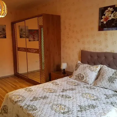 6 Persons Cumhuriyet Mahallesi * イスタンブール